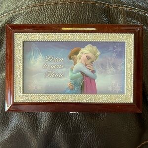 Disney Frozen numbered music box with Elsa and Anna - Brown and Cream
